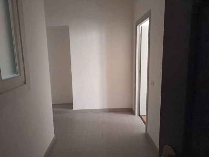 Appartamento quadrilocale in affitto in Via Spartaco, Montenero, Milano