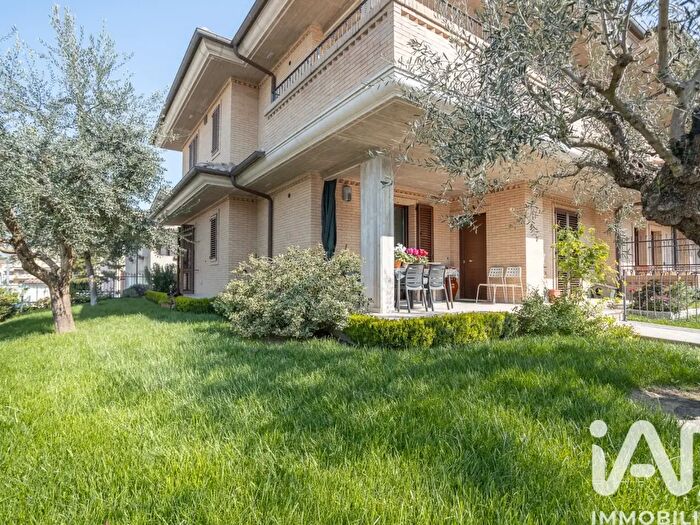 Appartamento con 5 locali in vendita in Via Veneto, Corridonia