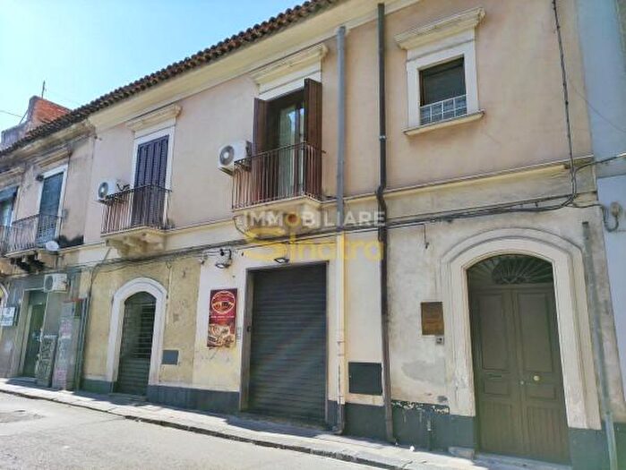 Casa con 6 locali in vendita in Via Strano, Paterno