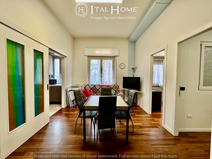 Appartamento trilocale in vendita in Via Vincenzo Monti, Verona