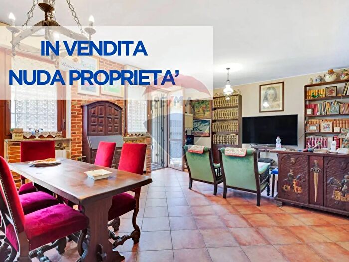 Appartamento quadrilocale in vendita in Strada Statale Località Draghetto, Carpiano