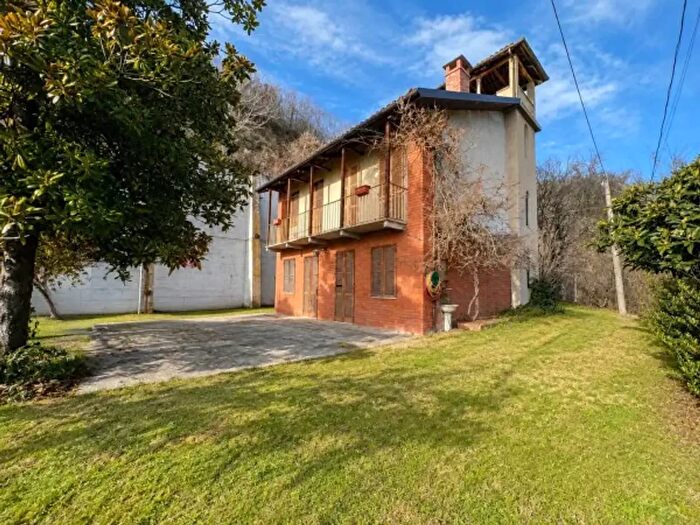 Casa con 5 locali in vendita in Via Lame, Canale