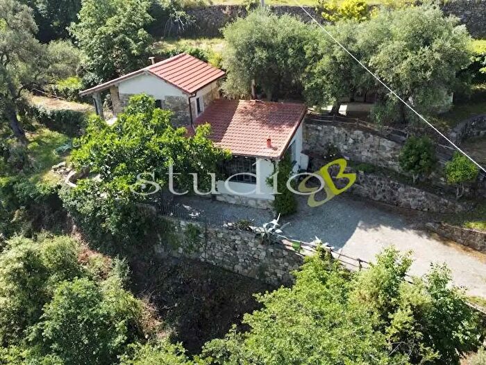 Casa trilocale in vendita in Strada Maciurina Snc, Vallebona