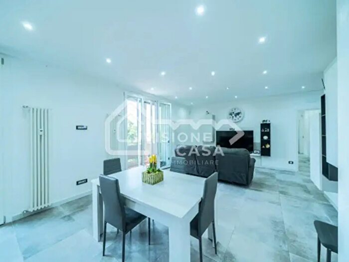 Appartamento con 5 locali in vendita in Viale Risorgimento, Reggio Emilia