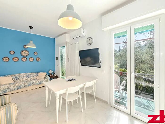 Appartamento con 6 locali in vendita in Via Privata Giuseppe Pastine, Santa Margherita Ligure