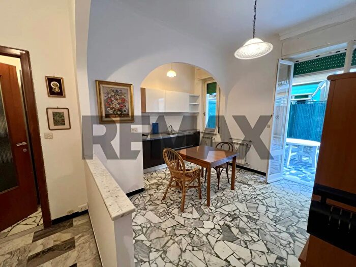 Appartamento trilocale in vendita in Viale Kasman, Chiavari