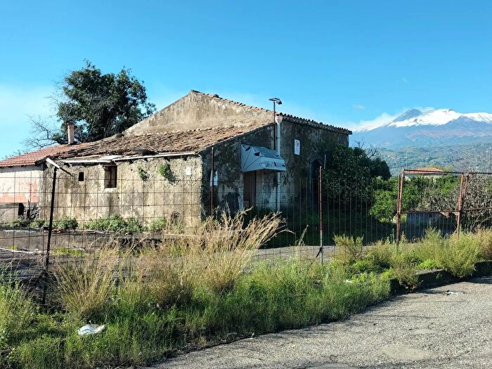 Casa con 5 locali in vendita in Via Pietralonga, Mascali