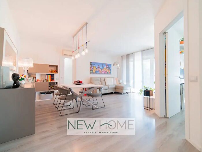 Appartamento con 5 locali in vendita in Via Cesena, Verona
