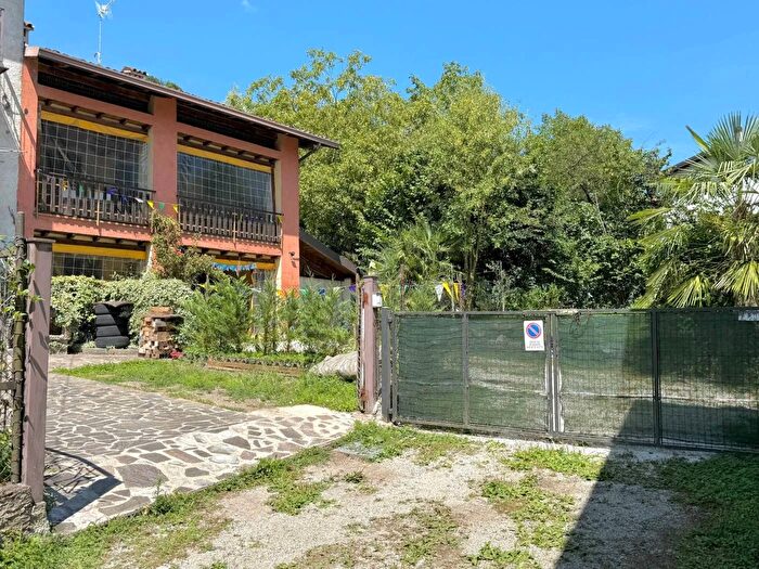Casa con 5 locali in vendita in Via Bianzano aSpinone al Lago, Spinone Al Lago