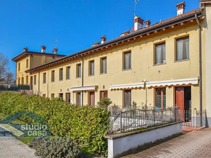 Appartamento trilocale in vendita in Cascina FollaSnc, Lodi