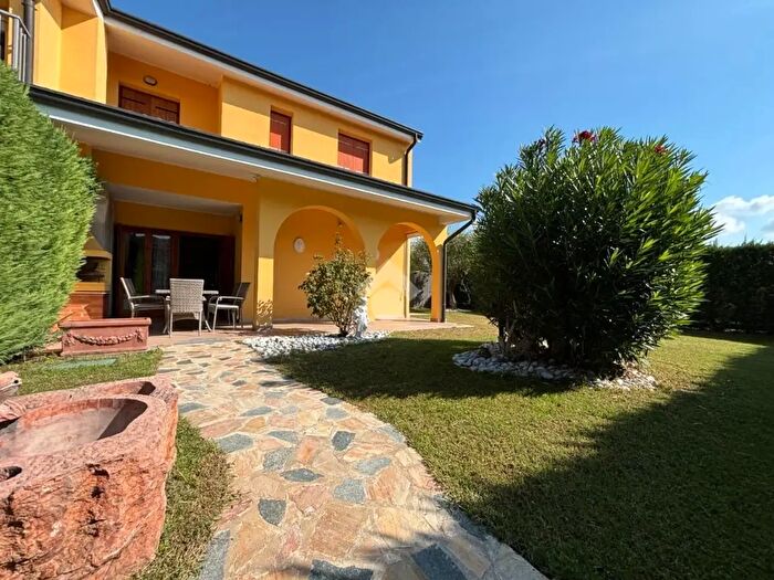 Appartamento trilocale in vendita in Via dei Vigneti, Lazise