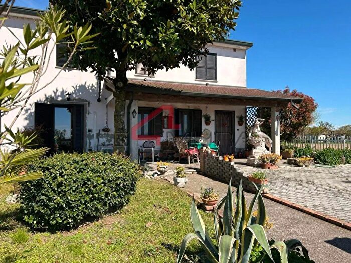 Casa con 14 locali in vendita in Nogara