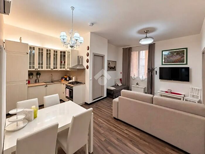 Appartamento con 5 locali in vendita in Piazza Sauli, Genova