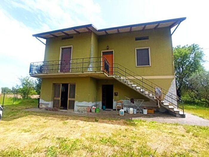 Casa con 6 locali in vendita in Via Piana, Castiglione Del Lago