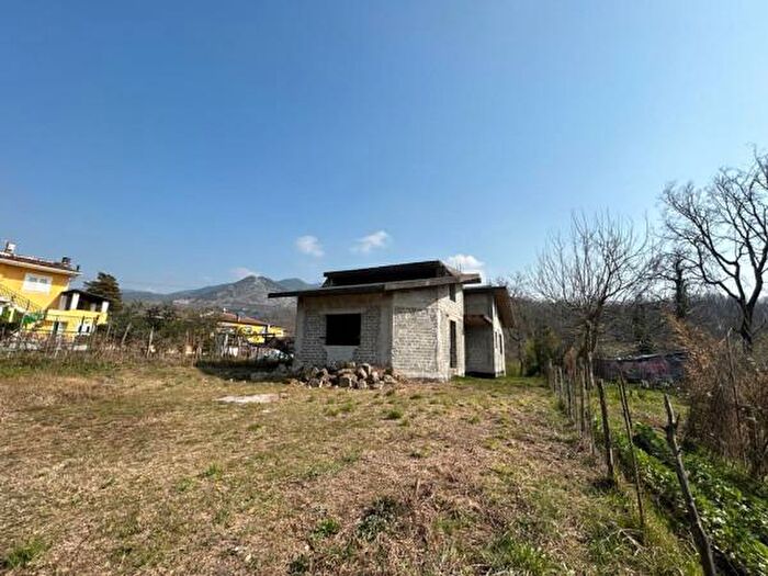 Casa con 6 locali in vendita in Via Capo dAcqua, Cassino