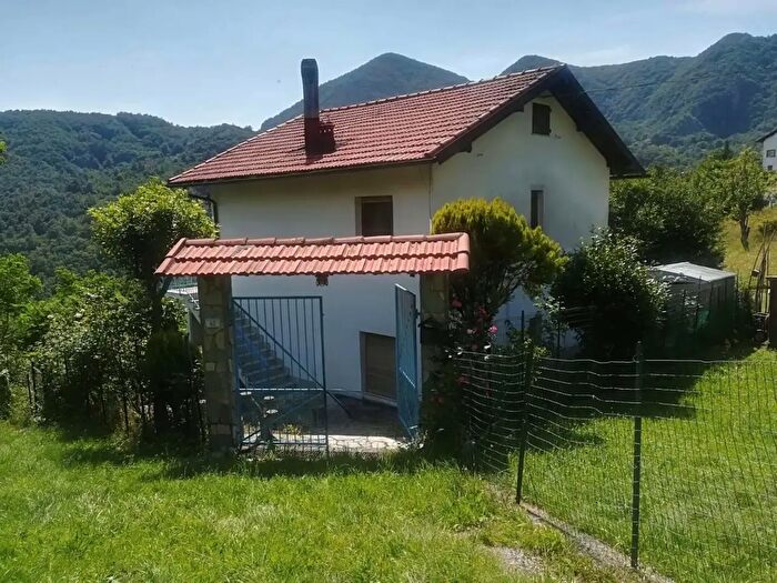 Casa con 5 locali in vendita in Località Nenno Superiore C, Valbrevenna