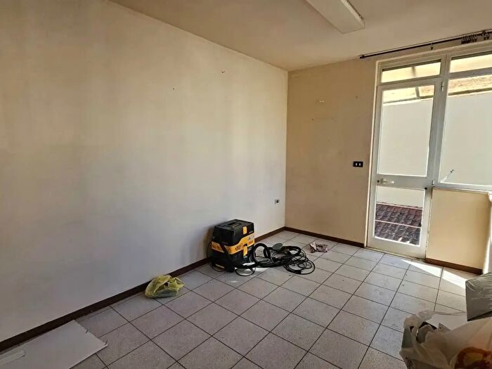 Appartamento con 5 locali in vendita in Viareggio