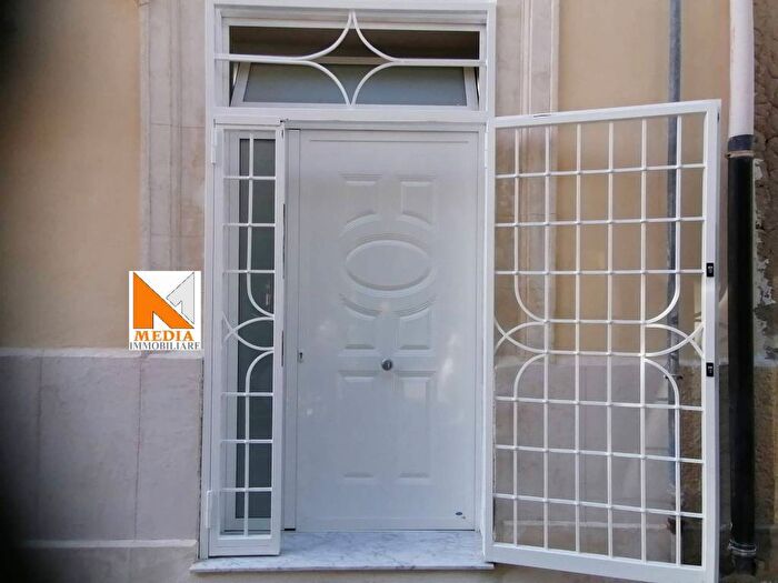 Appartamento bilocale in affitto in Piazza Santa Lucia, Borgata Santa Lucia, Siracusa