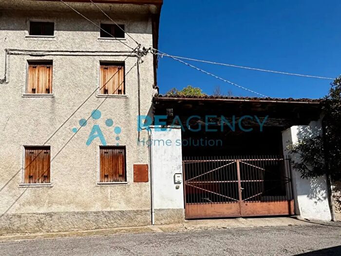Casa quadrilocale in vendita in Via Perinello, Cornedo Vicentino