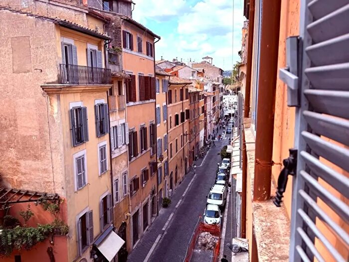 Appartamento quadrilocale in vendita in Via di Panico, Roma