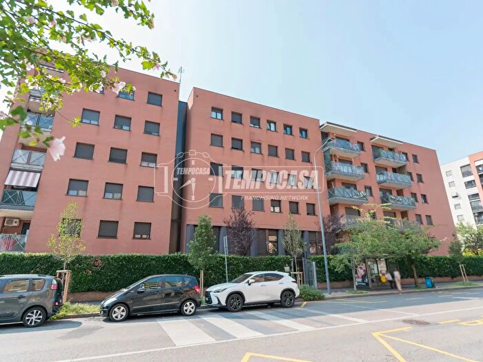 Appartamento quadrilocale in vendita in Via Arezzo, Milano