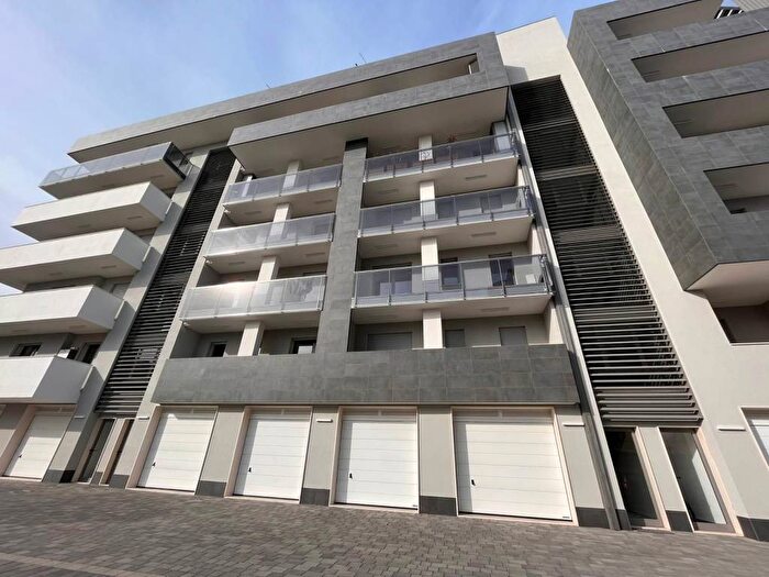 Appartamento trilocale in affitto in Via Paolo Thaon de Revel, Porto Turistico, Pescara