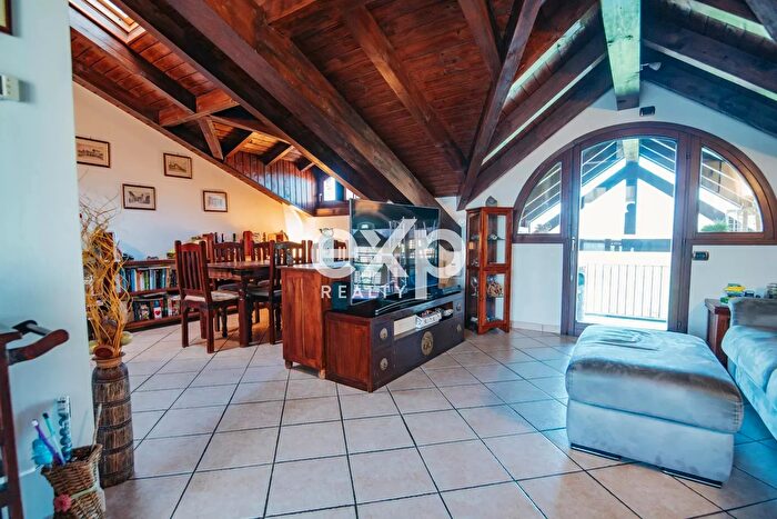 Appartamento trilocale in vendita in Pregnana Milanese