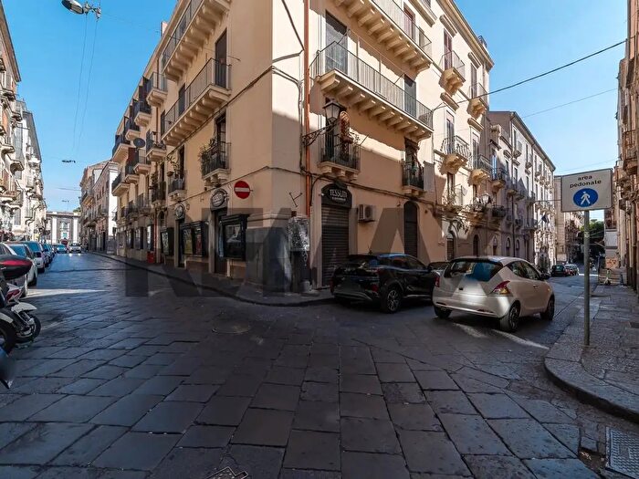 Appartamento con 7 locali in vendita in Catania