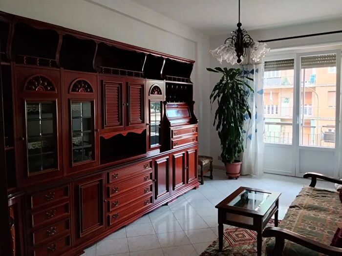 Appartamento trilocale in affitto in Via Lanzo, Torino