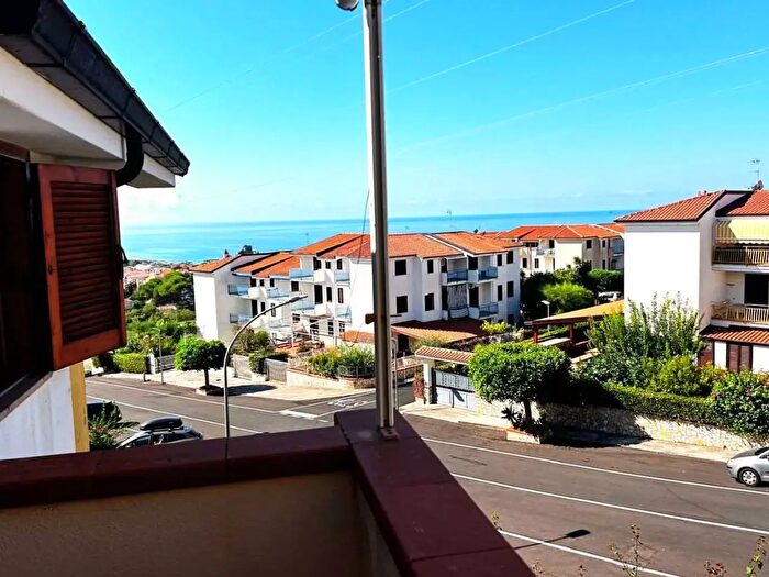 Appartamento bilocale in vendita in Villaggio La Bussola, Scalea