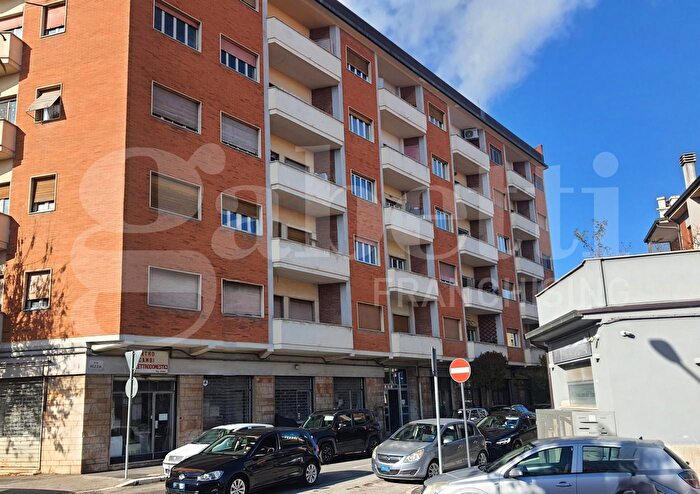 Appartamento con 5 locali in vendita in Via Vezzia, Avezzano