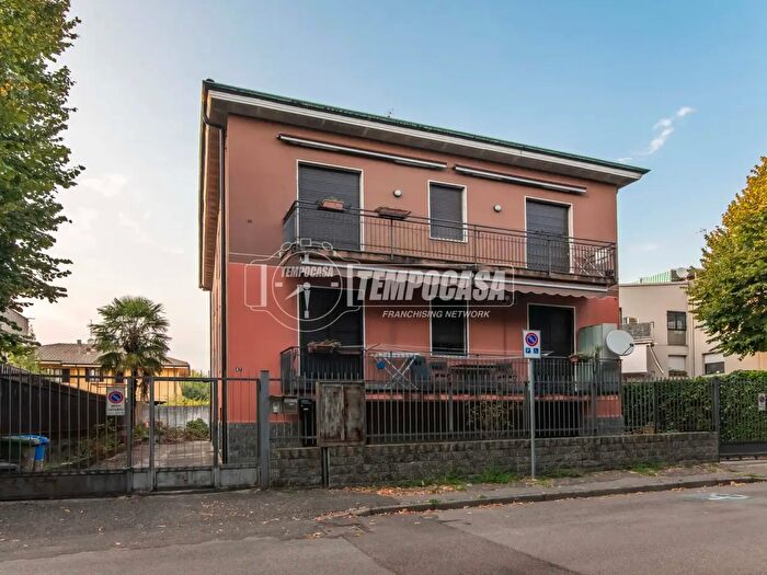 Appartamento trilocale in vendita in Desio