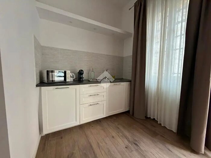 Appartamento trilocale in affitto in Viale Vittorio Emanuele II, Pavia