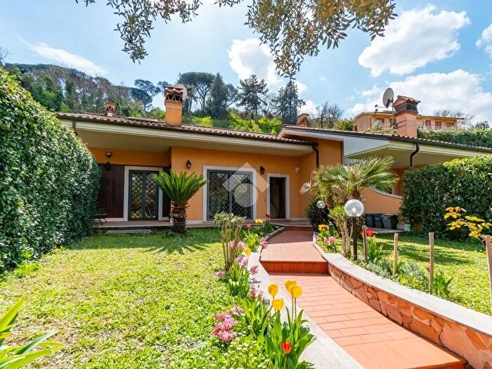 Casa con 5 locali in vendita in Villino Via di Fontana Vecchia, Grottaferrata