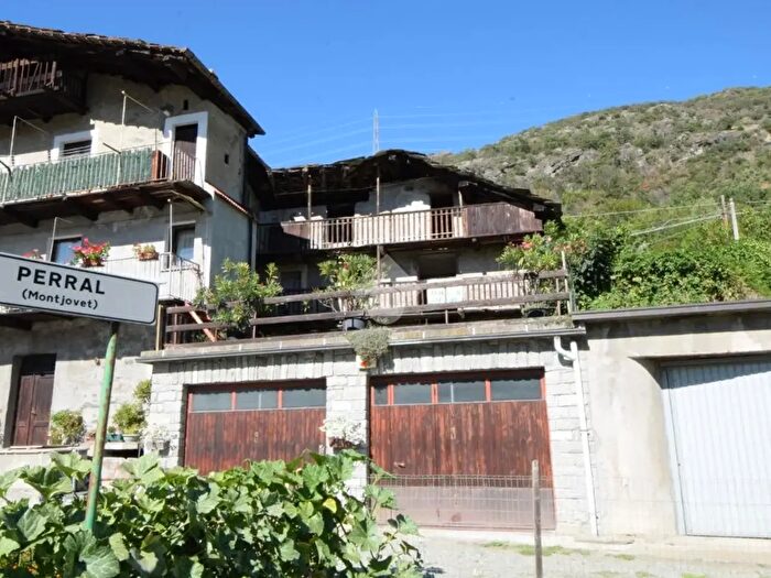 Casa trilocale in vendita in Località Perral, Montjovet