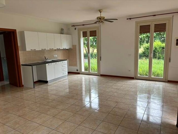 Casa con 6 locali in affitto in Villaganzerla, Castegnero