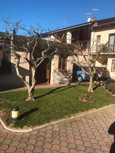 Appartamento trilocale in vendita in Via XXV Aprile, Rovato