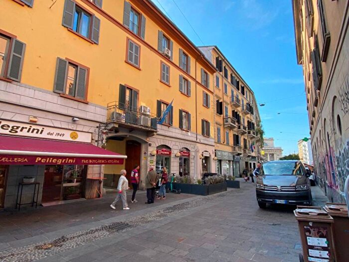 Appartamento trilocale in affitto in Via Lazzaro Spallanzani, Porta Venezia, Milano