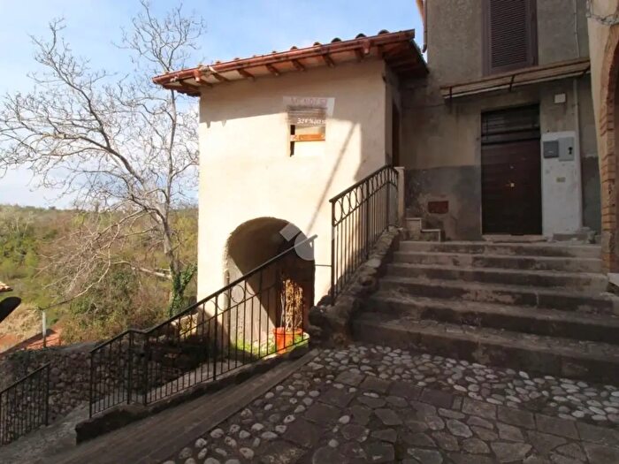 Appartamento quadrilocale in vendita in Via Borgo Vecchio, Poggio Nativo