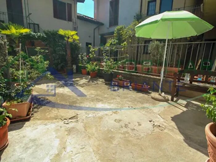 Casa trilocale in vendita in Via Edmondo De Amicis, Somma Lombardo