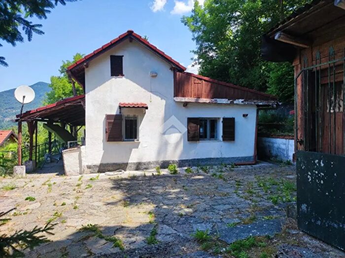 Casa quadrilocale in vendita in Località Gorra, Valbrevenna