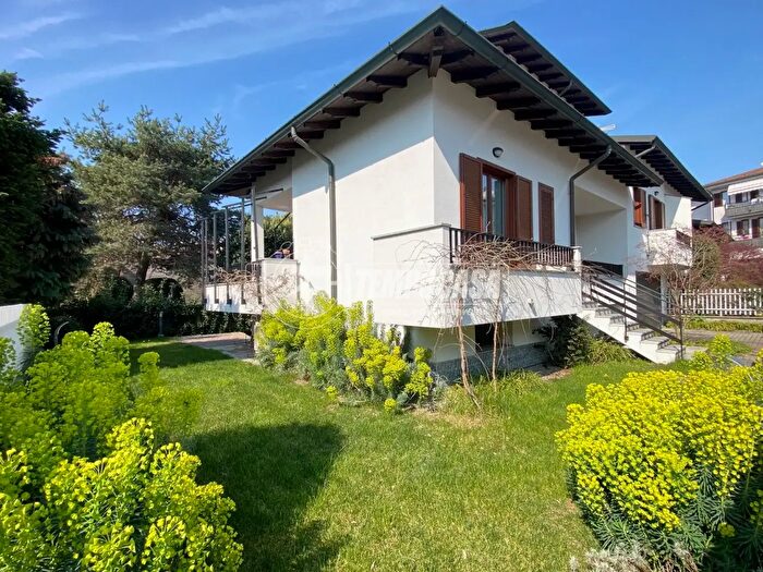 Casa quadrilocale in vendita in Via Carlo Pisacane, Cornaredo