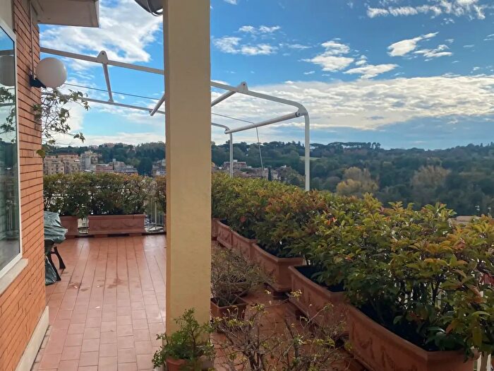 Appartamento trilocale in affitto in Via Gregorio VII, Roma