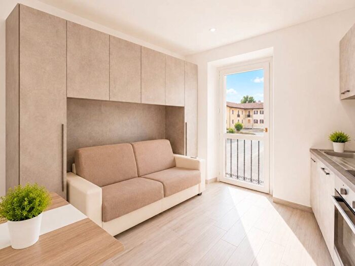 Appartamento monolocale in affitto in Piazza Conte Durini, Bernate La Ca', Arcore