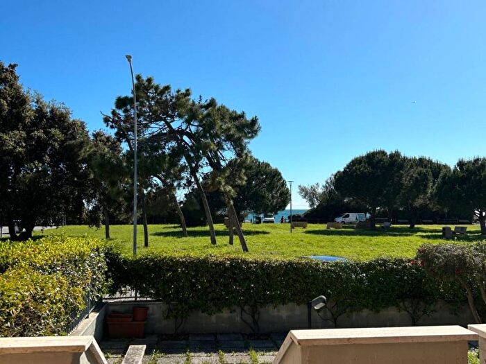 Appartamento trilocale in affitto in Via Litoranea, Zona Nuova Pratoranieri, Follonica