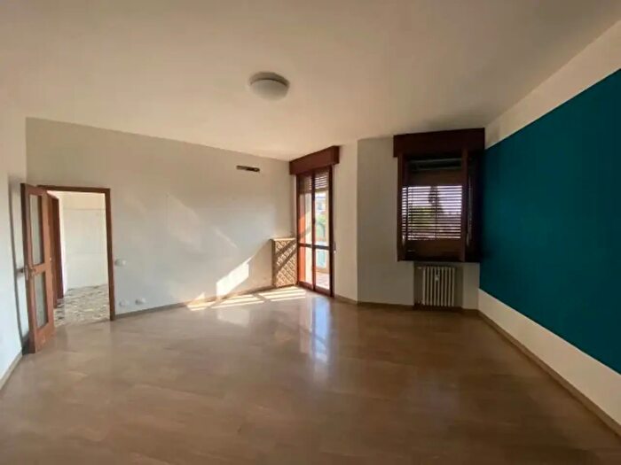 Appartamento con 6 locali in vendita in Viale Medaglie dOro, Modena