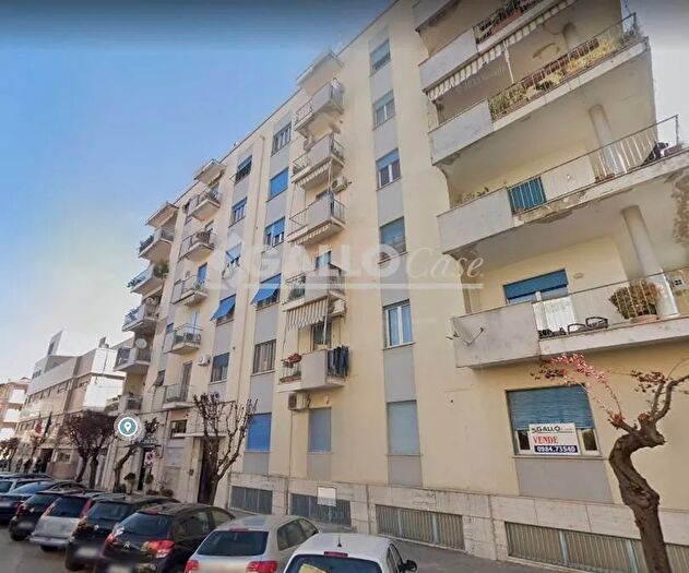 Appartamento quadrilocale in vendita in Via Frugiuele Cosenza, Cosenza