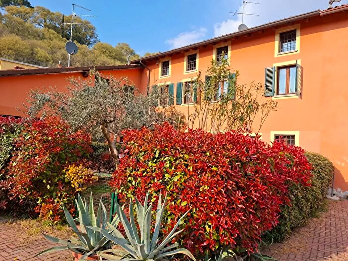 Casa con 5 locali in vendita in Valeggio Sul Mincio