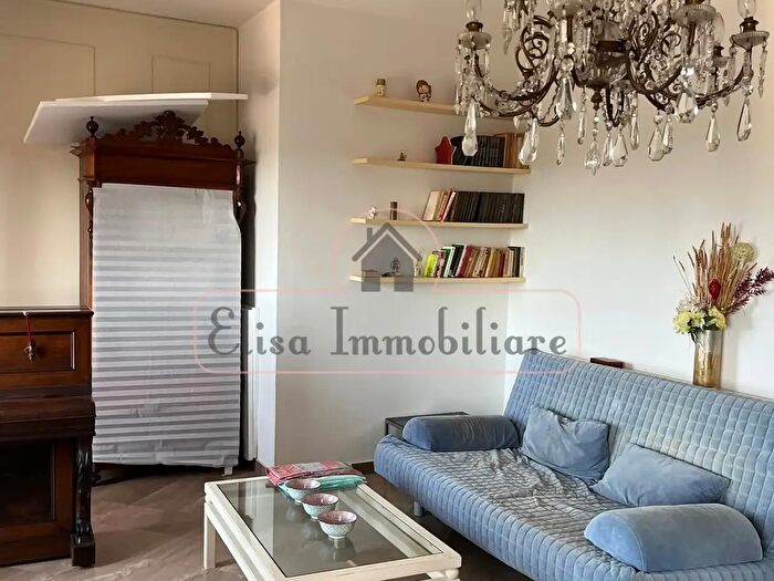 Appartamento con 5 locali in affitto in Viareggio