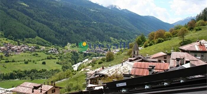 Appartamento con 5 locali in vendita in Commezzadura